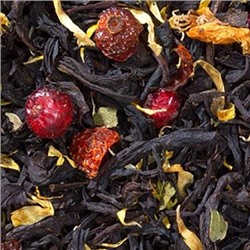 Ягодная поляна  Цейлонский чай, ягоды рябины, шиповник, лист малины, лепестки календулы с ароматом лесных ягод.