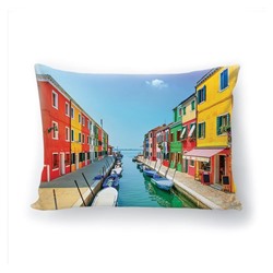 Подушка декоративная с 3D рисунком "Канал цветных домов"